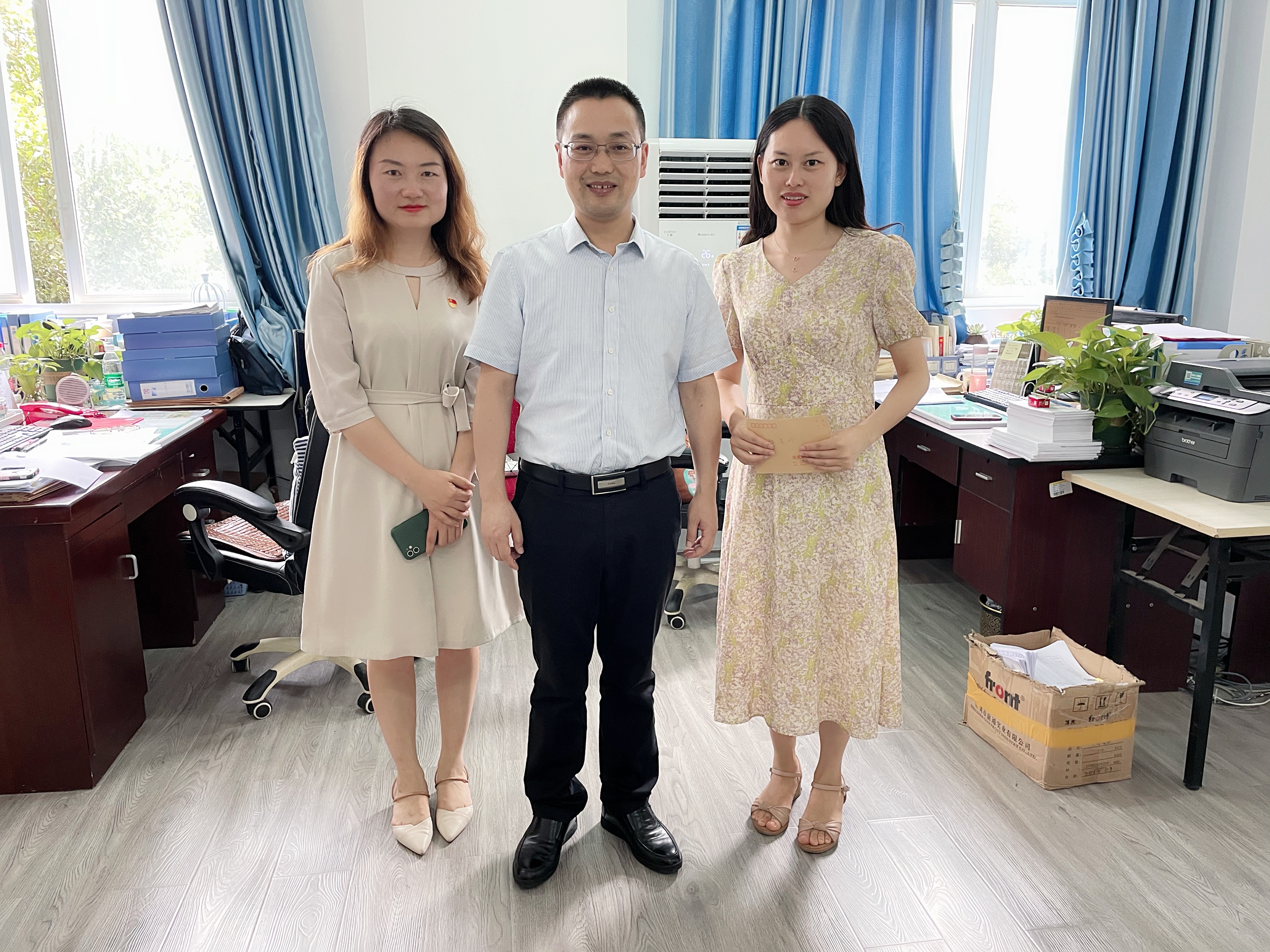 旅游系.jpg 旅游系.jpg